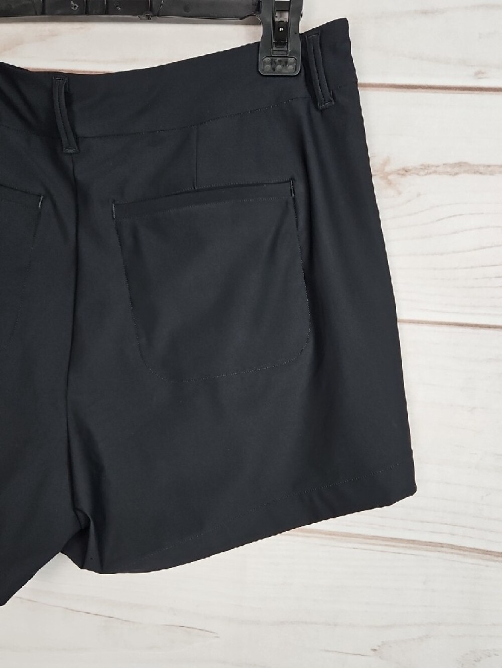 NWT SPANX Sunshine 4" Shorts in Very Black - Large - Picture 10 of 16
